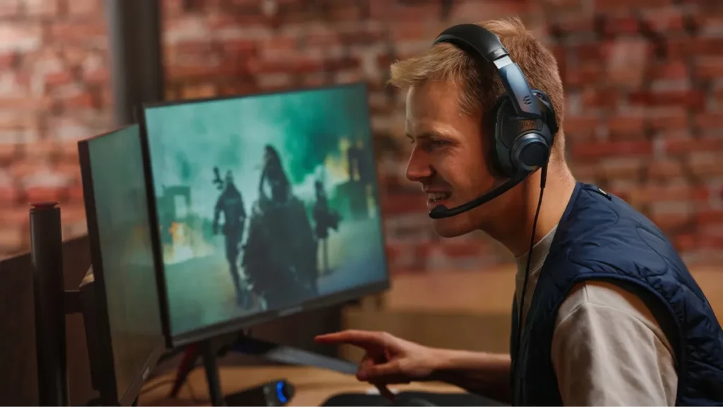 headsets vs earbuds for gaming